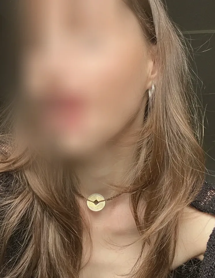 Claudia, 28