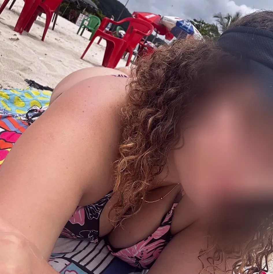 Claudia, 35