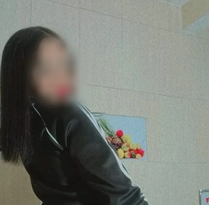 Denise, 22