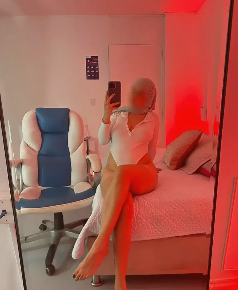 Diana, 23