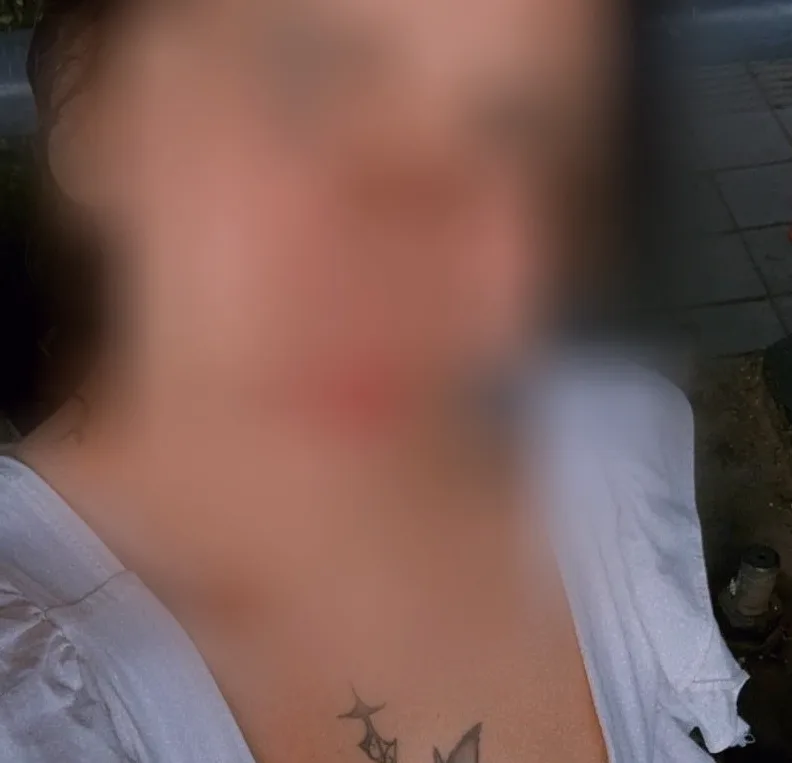 Nora, 22