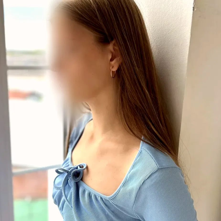 Viktoria, 21