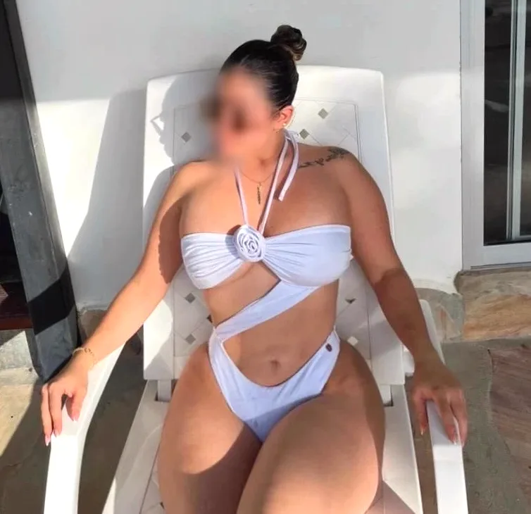 Yasmin, 28